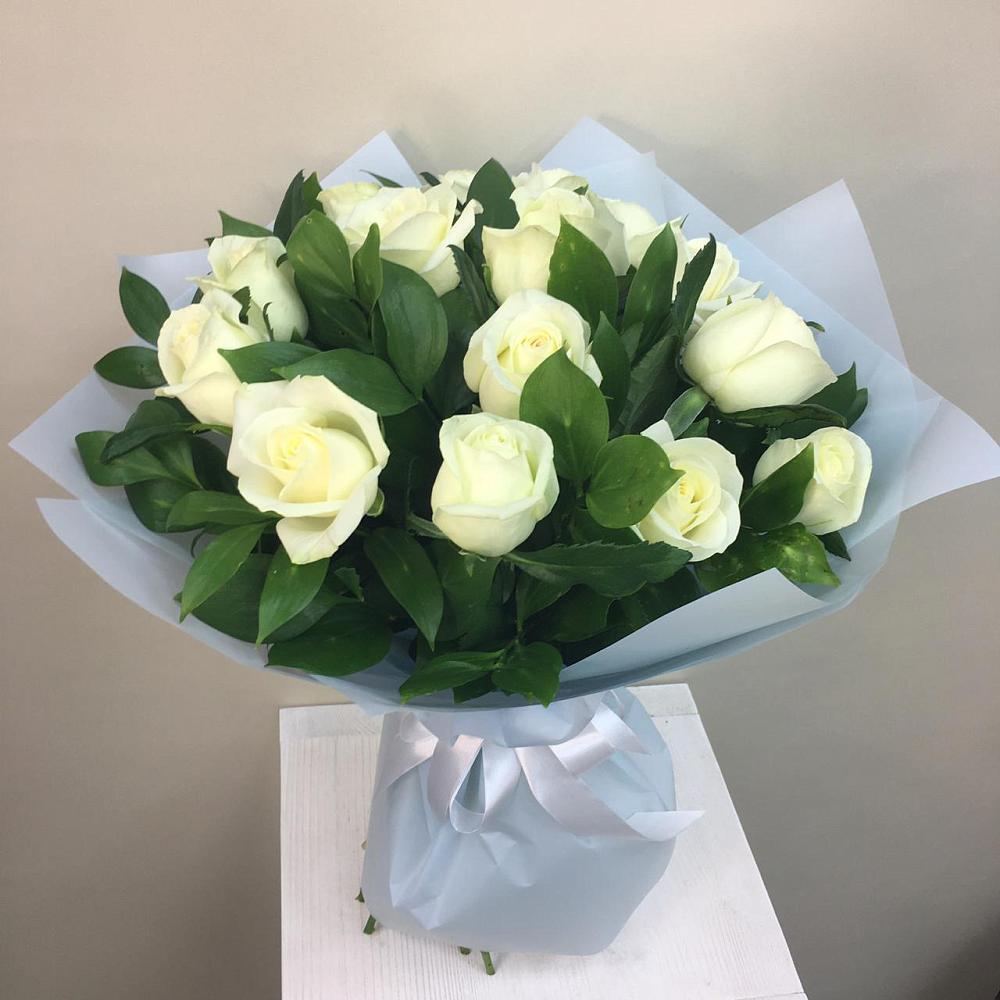 Букет 15 Белых роз Проуд в Аксаково
