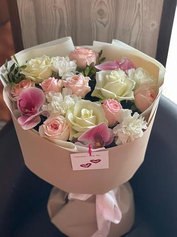 Букет цветов из: Орхидеи, Розы и Гвоздики в Аксаково