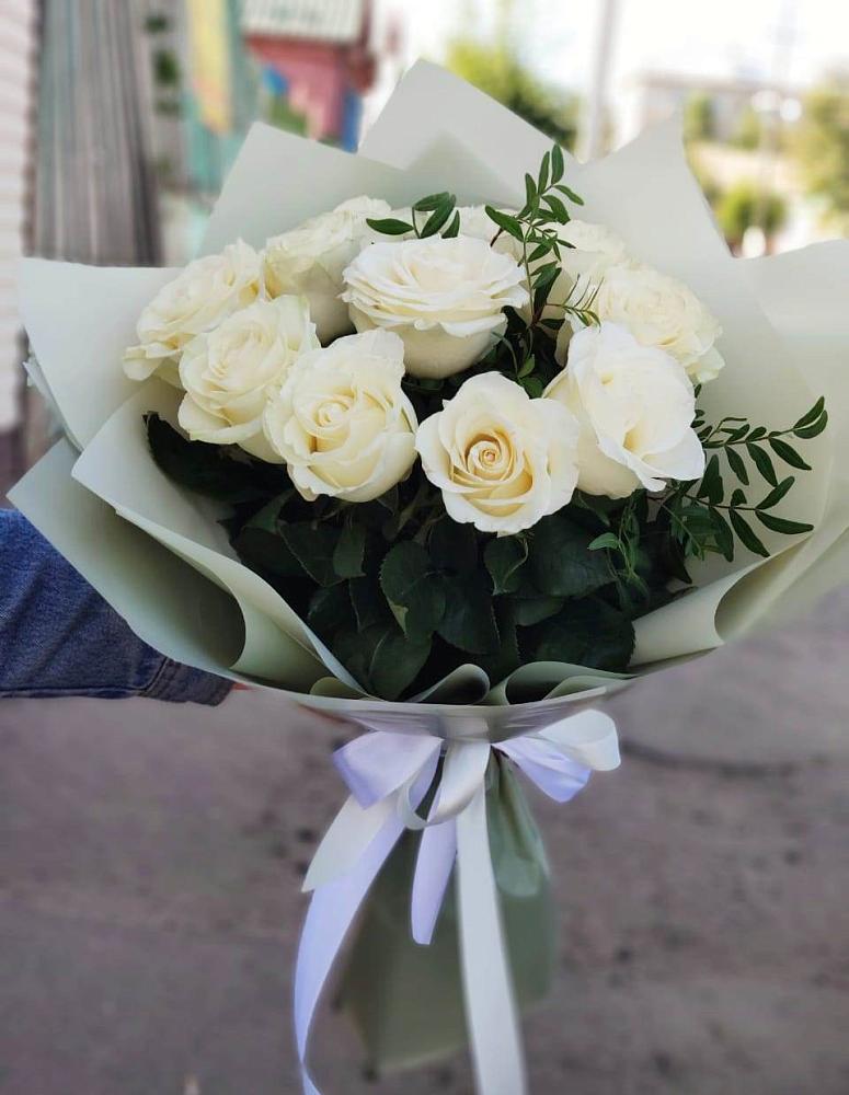 Букет Белые розы Проуд в Аксаково