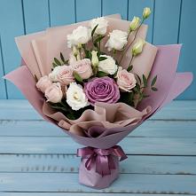 Букет Легкое дыхание в Аксаково Букет цветов из:  Розы и Лизиантусы в Аксаково