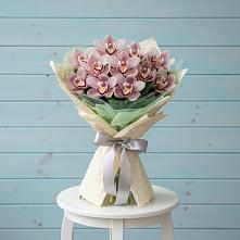 Букет цветов из:  Орхидеи и Розы #REPLACE_PRED# Аксаково