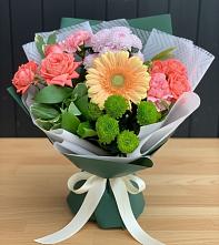 Букет цветов из:  Гвоздики, Розы, Герберы и Хризантемы в Аксаково