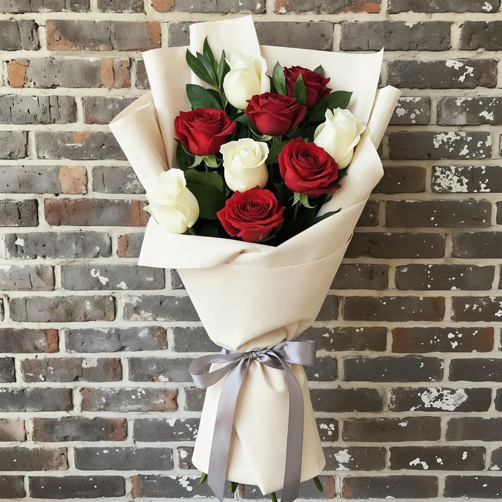 Букет красно-белые розы в Аксаково Букет цветов из: Розы в Аксаково