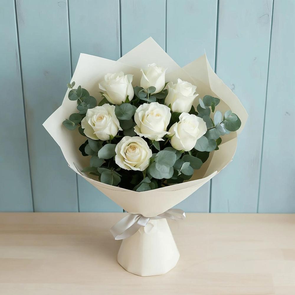 Букет Белые розы в Эвкалипте в Аксаково