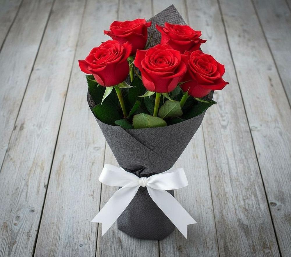 Букет 5 Красных роз Эдлесс Лав в Аксаково