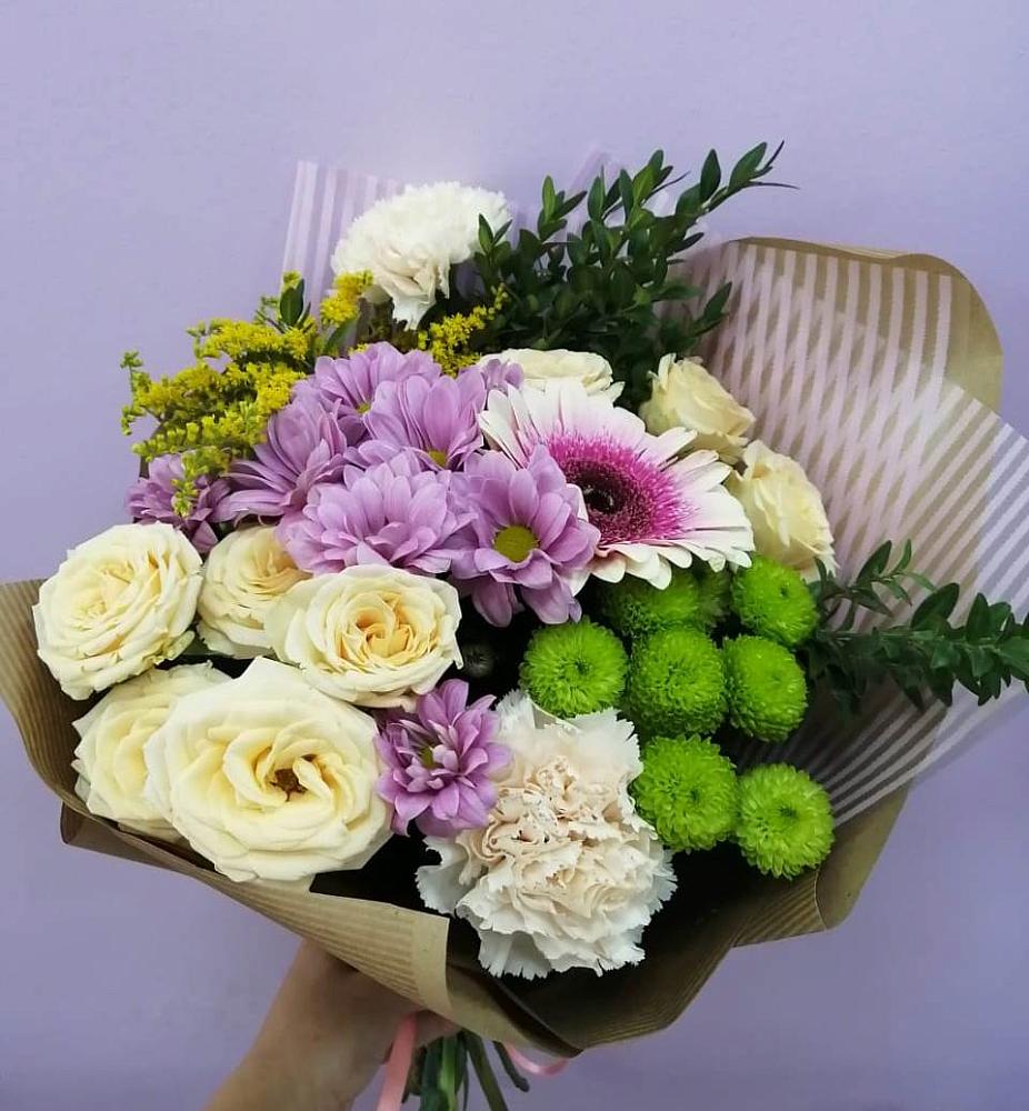 Букет цветов из: Хризантемы, Розы, Гвоздики и Герберы в Аксаково