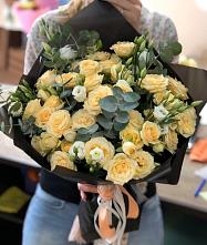 Букет цветов из:  Розы и Лизиантусы в Аксаково