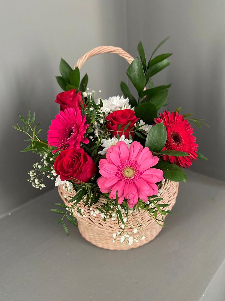 Цветочная композиция из Розы, Хризантемы и Герберы в корзине в Аксаково