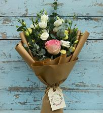 Букет цветов из:  Розы и Лизиантусы в Аксаково