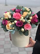 Цветочная композиция из Розы в шляпной коробке в Аксаково
